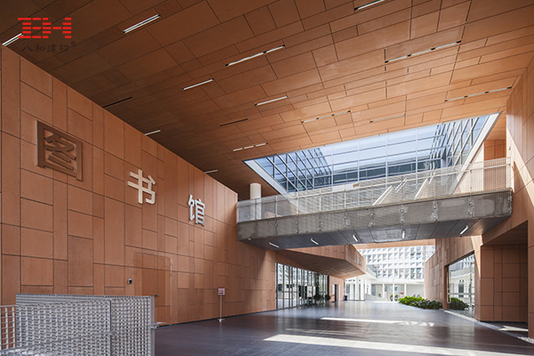 造型鋁單板、格柵、金屬拉伸板-南方科技大學(xué)讀書館02.jpg